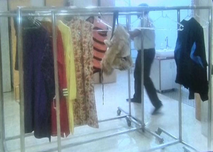 ਡੇਰਾ ਜਾਂ ਐਸ਼ੋ-ਅਰਾਮ ਦਾ ਅੱਡਾ, ਮਿਲੇ ਹਜ਼ਾਰਾਂ ਕੱਪੜੇ ਤੇ ਜੁੱਤੀਆਂ