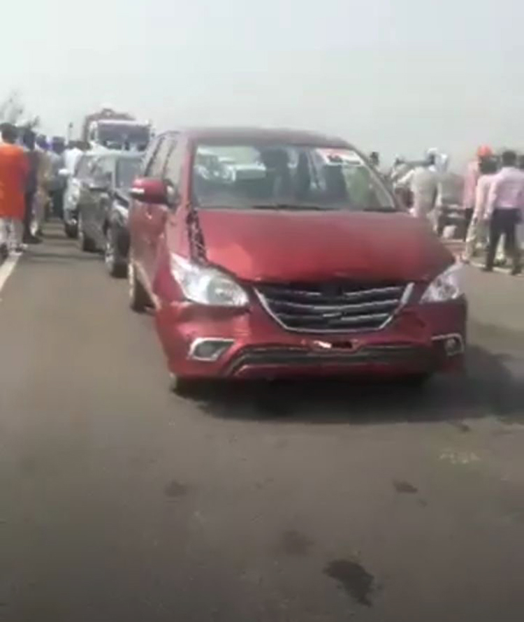 ਗੁਰਦਾਸਪੁਰ ਜਾ ਰਹੇ ਕਾਂਗਰਸੀ ਵਿਧਾਇਕ ਦਾ ਕਾਫਲਾ ਹਾਦਸੇ ਦਾ ਸ਼ਿਕਾਰ (ਤਸਵੀਰਾਂ)