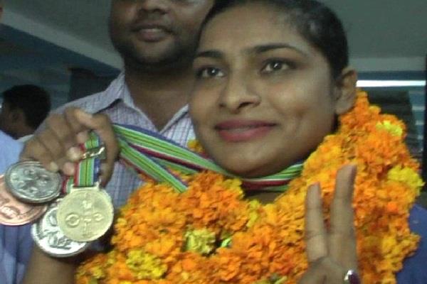 ਪੰਜਾਬ-ਹਰਿਆਣੇ ਦੀ ਬੇਟੀ ਨੇ ਦੁਨੀਆਂ ''ਚ ਚਮਕਾਇਆ ਦੇਸ਼ ਦਾ ਨਾਂ, ਜਿੱਤਿਆ 1 ਗੋਲਡ, 2 ਸਿਲਵਰ