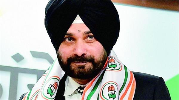 ਗੁਰਦਾਸਪੁਰ ਰੈਲੀ 'ਚ ਸਿੱਧੂ ਨੇ ਦਿਖਾਇਆ ਜੋਸ਼, ਕੇਜਰੀਵਾਲ-ਮਜੀਠੀਆ 'ਤੇ ਸਾਧੇ ਨਿਸ਼ਾਨੇ