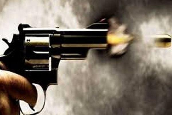 ਰੰਜਿਸ਼ ਦੇ ਚਲਦਿਆਂ ਪਹਿਲਾਂ ਕੀਤੀ ਕੁੱਟਮਾਰ ਤੇ ਫਿਰ ਕਤਲ ਦੇ ਇਰਾਦੇ ਨਾਲ ਚਲਾਈਆਂ ਸ਼ਰੇਆਮ ਗੋਲੀਆਂ, ਕੇਸ ਦਰਜ