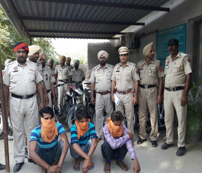 ਪੁਲਸ ਨੇ 12 ਮੋਟਰਸਾਈਕਲਾਂ ਸਮੇਤ ਤਿੰਨ ਨੌਜਵਾਨਾਂ ਨੂੰ ਕੀਤਾ ਕਾਬੂ