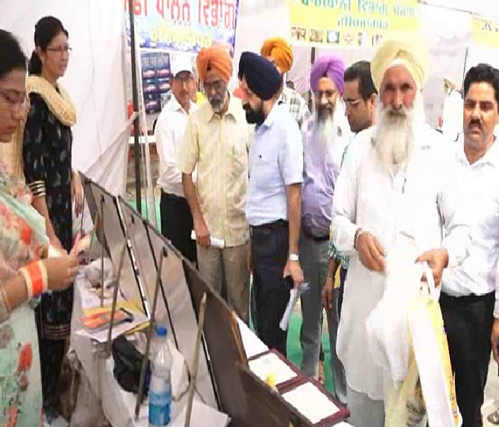 ਹਾੜੀ ਦੀਆਂ ਫਸਲਾਂ ਸਬੰਧੀ ਤਕਨੀਕੀ ਜਾਣਕਾਰੀ ਦੇਣ ਲਈ ਲਗਾਇਆ ਗਿਆ ਕਿਸਾਨ ਮੇਲਾ  (ਤਸਵੀਰਾਂ)