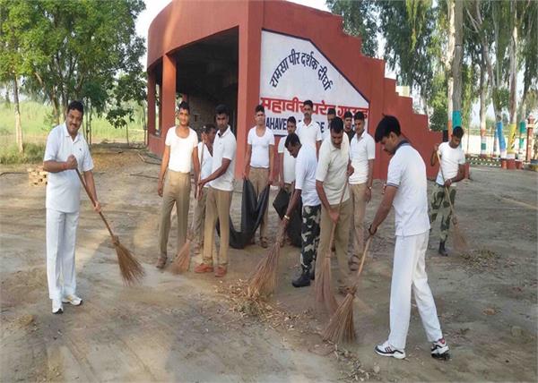 jawans launched the sanitation campaign in villages