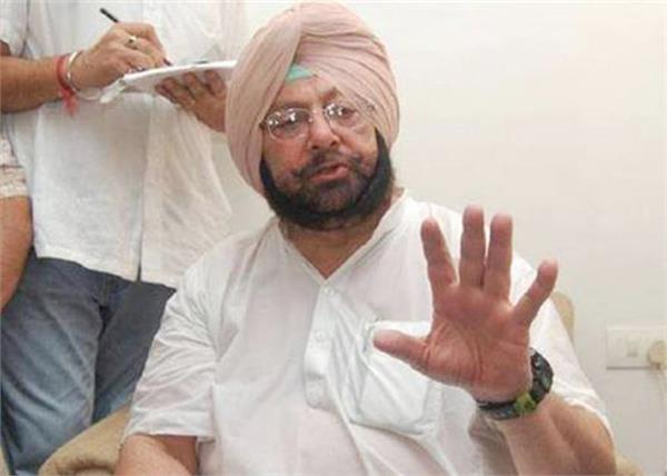 captain amarinder singh ambulance picture