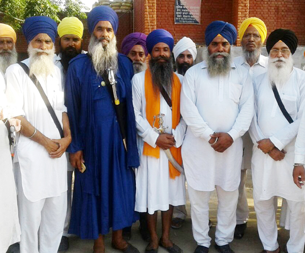 ਛੇਵੇਂ ਗੁਰੂ ਸਬੰਧੀ ਅਪਸ਼ਬਦ ਬੋਲੇ ਜਾਣ ਕਾਰਨ ਸਿੱਖ ਸੰਗਤਾਂ ''ਚ ਭਾਰੀ ਰੋਸ