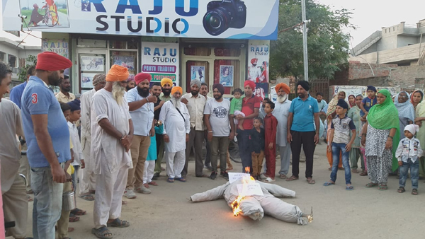 ਬੇਰੋਜ਼ਗਾਰ ਸਿਹਤ ਵਰਕਰਾਂ ਨੇ ਫੂਕੀ ਪੰਜਾਬ ਸਰਕਾਰ ਦੀ ਅਰਥੀ