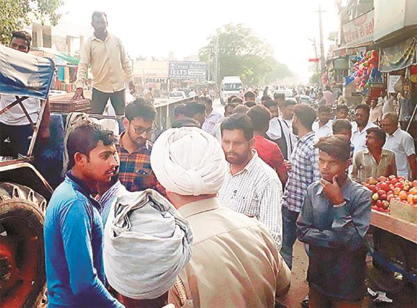 municipal council removed possession  shopkeepers