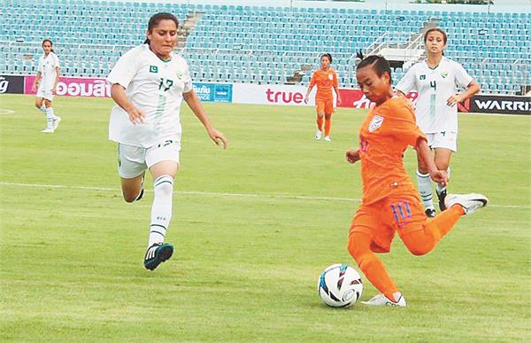 indian women  s football team defeated pak 18 0