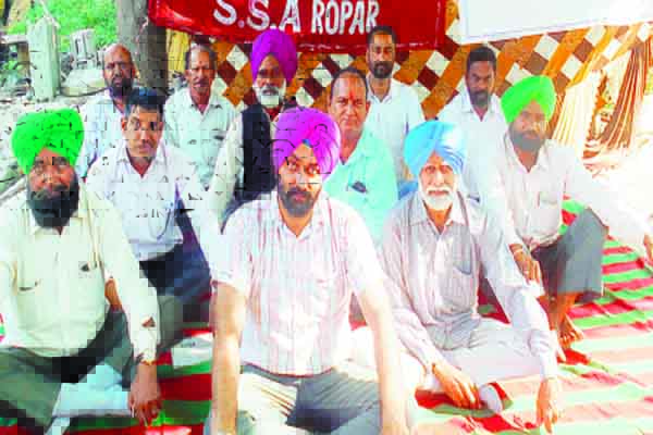 ਮੰਗਾਂ ਦੇ ਹੱਲ ਲਈ ਬੀ. ਐੱਸ. ਐੱਨ. ਐੱਲ. ਮੁਲਾਜ਼ਮਾਂ ਕੀਤਾ ਧਰਨਾ ਪ੍ਰਦਰਸ਼ਨ