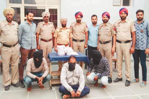 drugs and live rond 3 man arresed