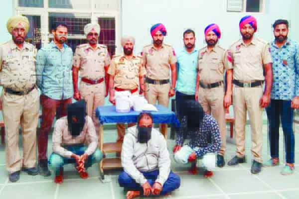 315 ਬੋਰ ਦੇਸੀ ਕੱਟਾ, 1 ਜ਼ਿੰਦਾ ਰੌਂਦ ਤੇ ਨਸ਼ੇ  ਵਾਲੇ ਪਦਾਰਥਾਂ ਸਣੇ 3 ਵਿਅਕਤੀ ਕਾਬੂ