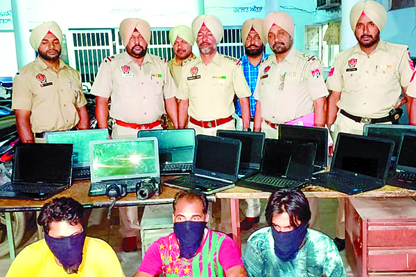 ਚੋਰੀ ਦੇ 9 ਲੈਪਟਾਪ ਤੇ ਇਕ ਕੈਮਰਾ ਸਮੇਤ 3 ਕਾਬੂ