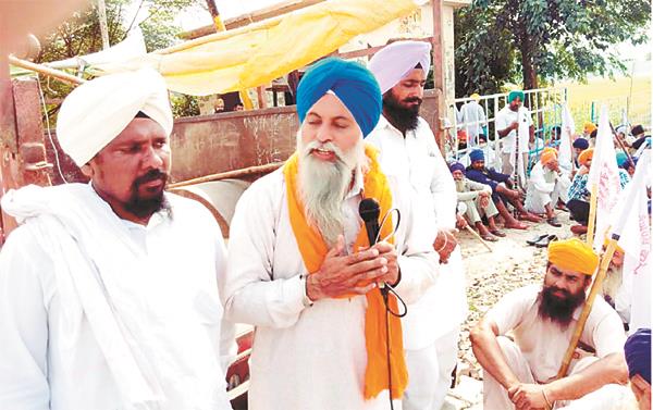 ferozepur farmers railway track 