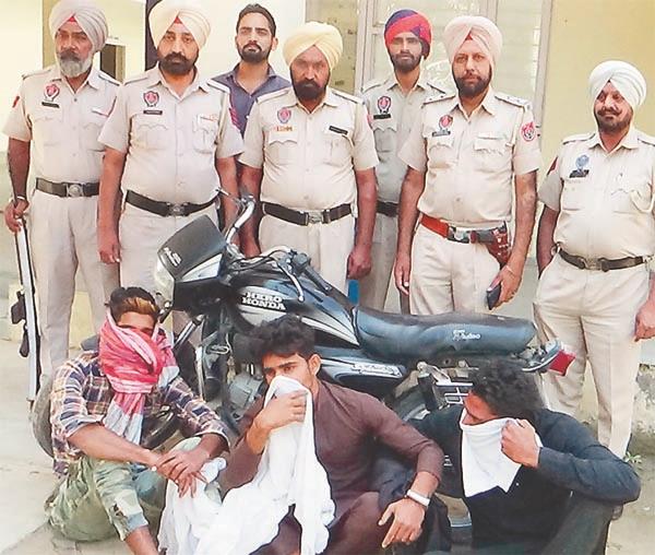 detained accused accused of carrying out robbery