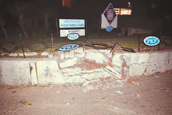 namdev chowk business high speed car driven by the intersection of davaiaam