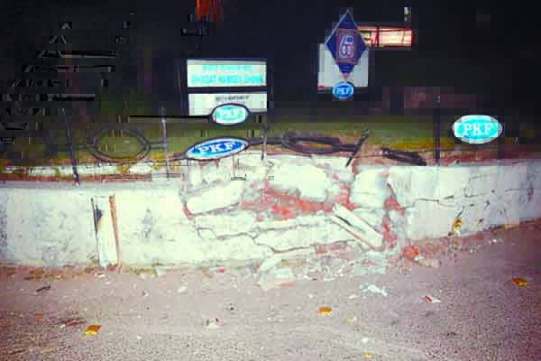 ਨਾਮਦੇਵ ਚੌਕ ’ਚ ਦਵਾਈਅਾਂ ਦੇ ਕਾਰੋਬਾਰੀ ਦੀ ਹਾਈ ਸਪੀਡ ਕਾਰ ਚੌਰਾਹੇ ਨਾਲ ਟਕਰਾਈ