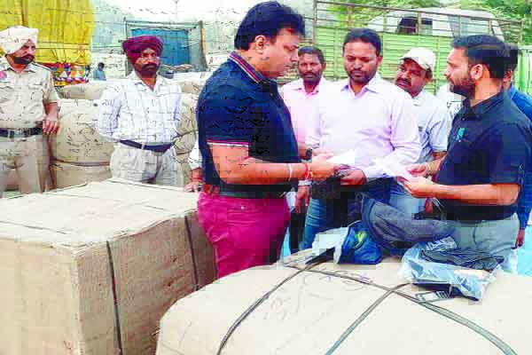 ਆਬਕਾਰੀ ਮੋਬਾਇਲ ਵਿੰਗ ਨੇ ਫੜੇ ਹੌਜ਼ਰੀ ਦੇ 2 ਟਰੱਕ