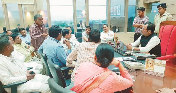 nigam fail  garbage out of house with lack of an old