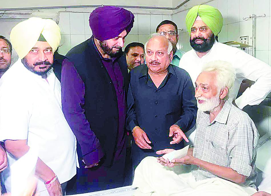 ਰੇਲ ਹਾਦਸੇ ਦੇ 38 ਜ਼ਖਮੀਆਂ ਨੂੰ ਵੰਡੇ ਸਹਾਇਤਾ ਰਾਸ਼ੀ ਦੇ ਚੈੱਕ
