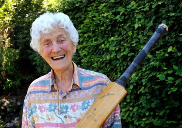eileen ash  women cricketer