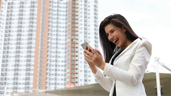 bsnl launched two new annual prepaid mobile plans for rs 1699 and rs 2099