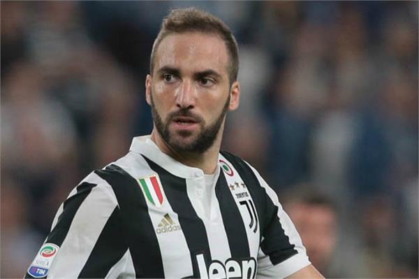 gonzalo higuain  cristiano ronaldo