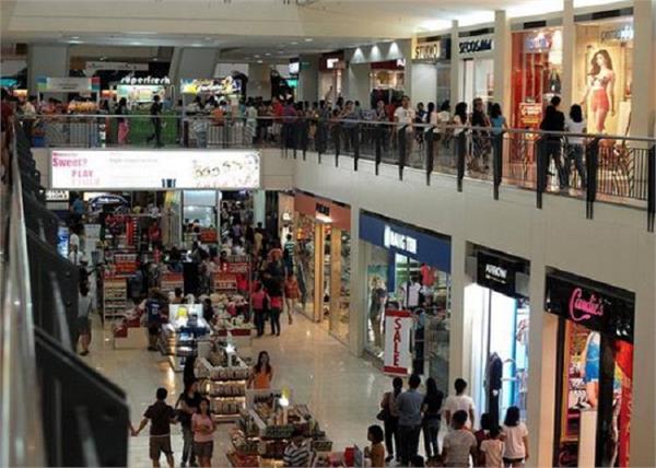retailer preparing to compete with e commerce companies
