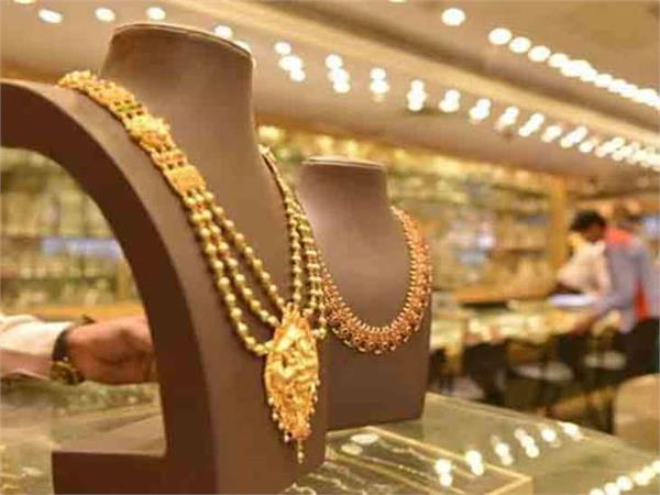 gold prices down  silver fall by rs 220