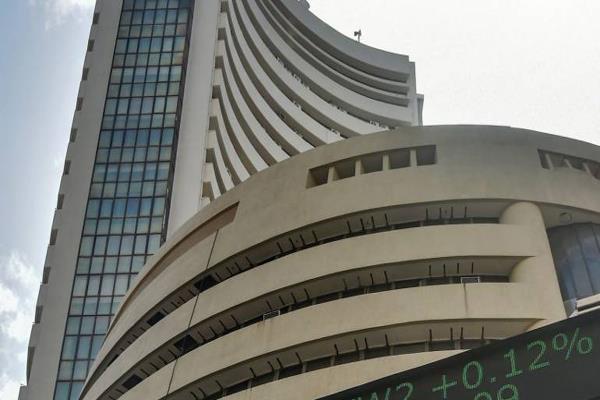 quarterly results  rupee gains on investors   eyes