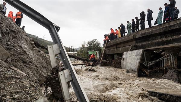 flash floods kill 6 in southern russia