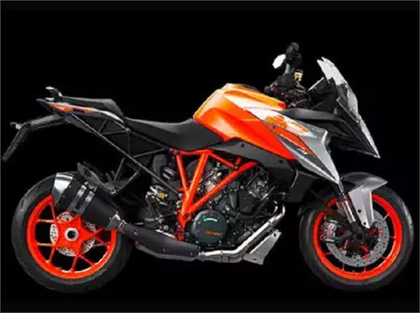 ktm updated 1290 super duke gt and super duke r