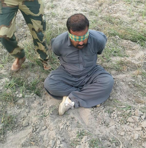 ferozepur the bsf found 2 pak people near border