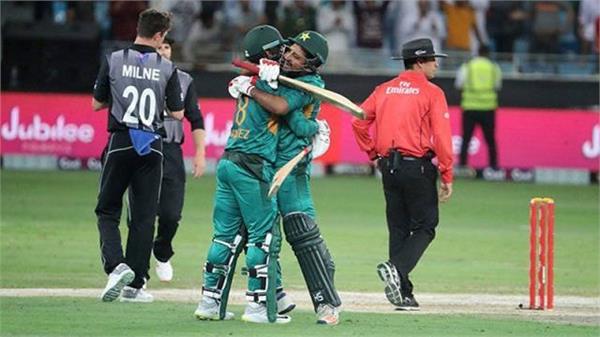 pakistan beat new zealand by 6 wickets