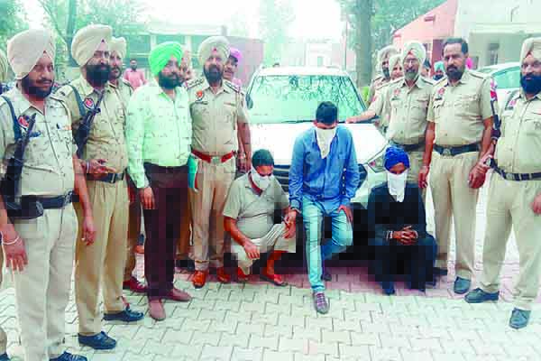 ਅੰਮ੍ਰਿਤਸਰ ਤੋਂ ਗੱਡੀ ਖੋਹਣ ਵਾਲੇ 3 ਹੋਰ ਨੌਜਵਾਨ ਹਥਿਆਰਾਂ ਸਮੇਤ ਕਾਬੂ