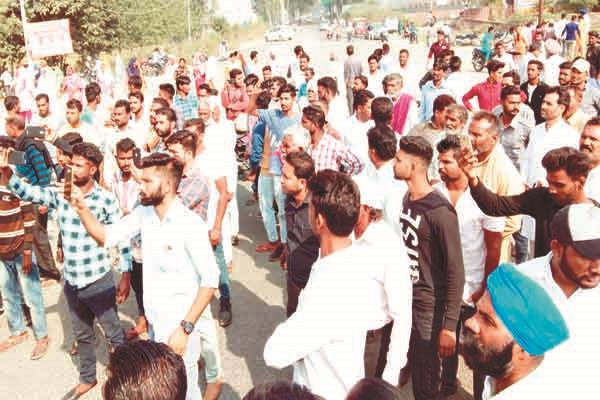 18 days before the deadbody of the missing woman protest show