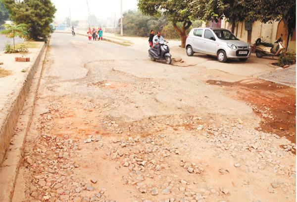 foggy roads are getting broken roads  invitations to accidents