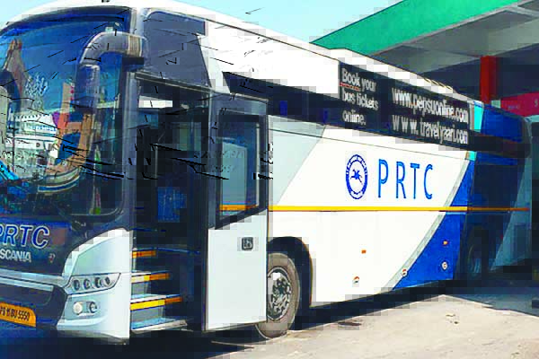 ਸਰਕਾਰ ਦੀ ਅਣਦੇਖੀ ਕਾਰਨ ਦਿੱਲੀ ਏਅਰਪੋਰਟ ਜਾਣ ਵਾਲੀ ਵੋਲਵੋ ਬੱਸ ਦੇ ਯਾਤਰੀ ਪ੍ਰੇਸ਼ਾਨ