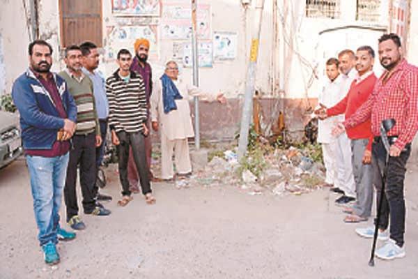 massive protests in the people of contaminated noorpurbedi