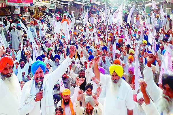 ਹਰੀਕੇ ਮੇਨ ਚੌਕ ’ਚ ਕਿਸਾਨਾਂ ਵੱਲੋਂ 3 ਘੰਟੇ ਧਰਨਾ ਦਿੱਤਾ