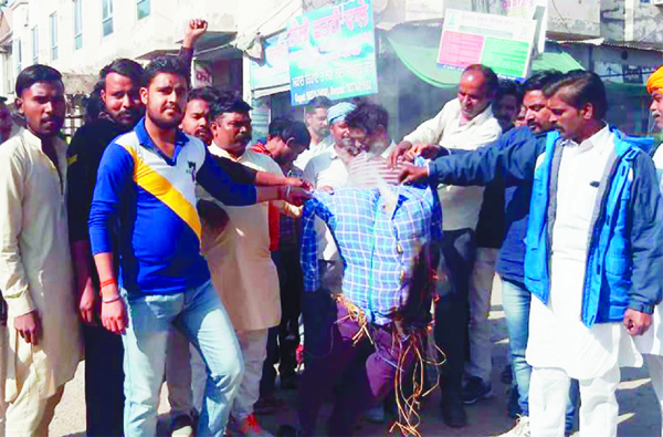 ਸ਼ਿਵ ਸੈਨਾ ਨੇ ਅੱਤਵਾਦ ਦਾ ਪੁਤਲਾ ਫੂਕਿਆ