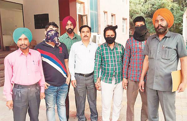 two punjabi and one haryana heroin were arrested