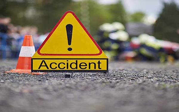 bolero car rammed on the road  7 injured