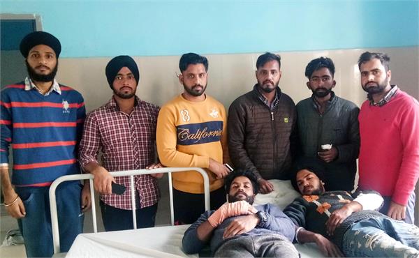 tarn taran  clashes  5 young men injured