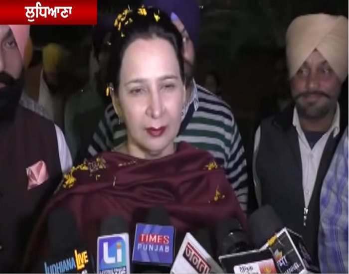 ਸਿੱਧੂ ਦੇ ਪਾਕਿਸਤਾਨ ਜਾਣ ਬਾਰੇ ਬੋਲੀ ਮੈਡਮ ਸਿੱਧੂ (ਵੀਡੀਓ)