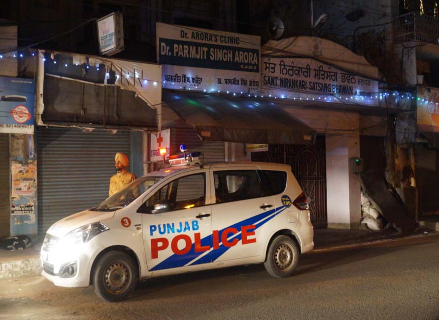 ਸਿਰਫ ਕਾਗਜ਼ਾਂ 'ਚ ਹੀ ਦਿਖਾਈ ਦਿੰਦਾ ਹੈ ਜਲੰਧਰ ਪੁਲਸ ਦਾ ਹਾਈ ਅਲਰਟ, ਲੋਕਾਂ ਦੀ ਸੁਰੱਖਿਆ ਰਾਮ ਭਰੋਸੇ