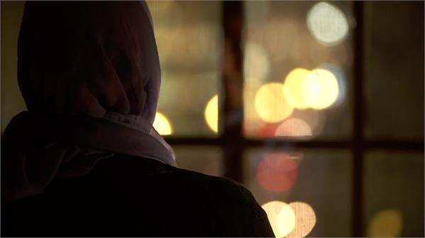 100 women trapped in middle east