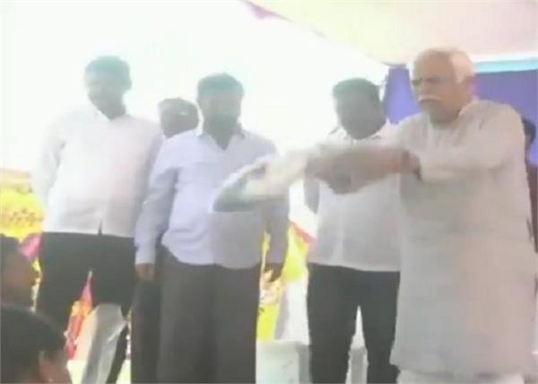 karnataka revenue minister rv deshpande