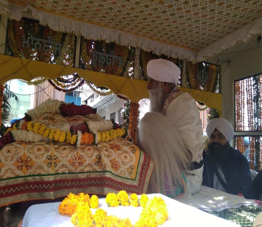 ਪ੍ਰਕਾਸ਼ ਦਿਹਾੜੇ ਸਬੰਧੀ ਜਲੰਧਰ ''ਚ ਕੱਢਿਆ ਗਿਆ ਨਗਰ ਕੀਰਤਨ (ਤਸਵੀਰਾਂ)