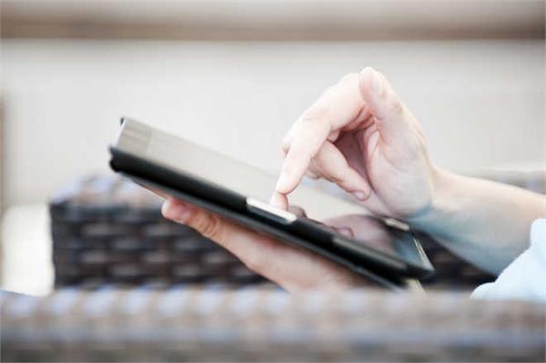 gujarat  3 lakh collegians to get tablet pcs